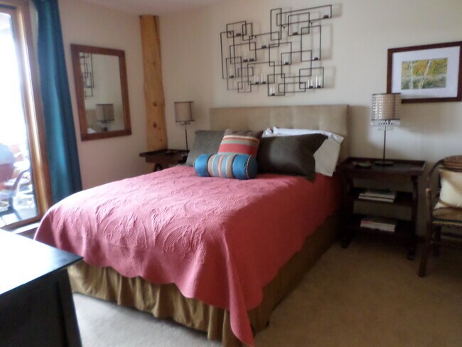 Building Photo - Winter Seasonal Rental- Marina Place 228