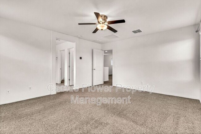 Building Photo - 1245 N Balboa