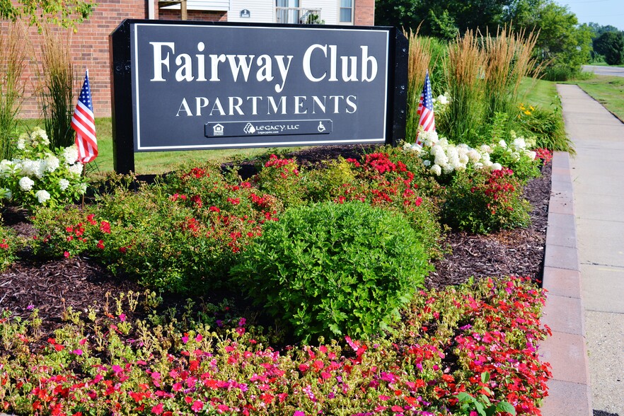 Entry Sign - Fairway Club Apartments