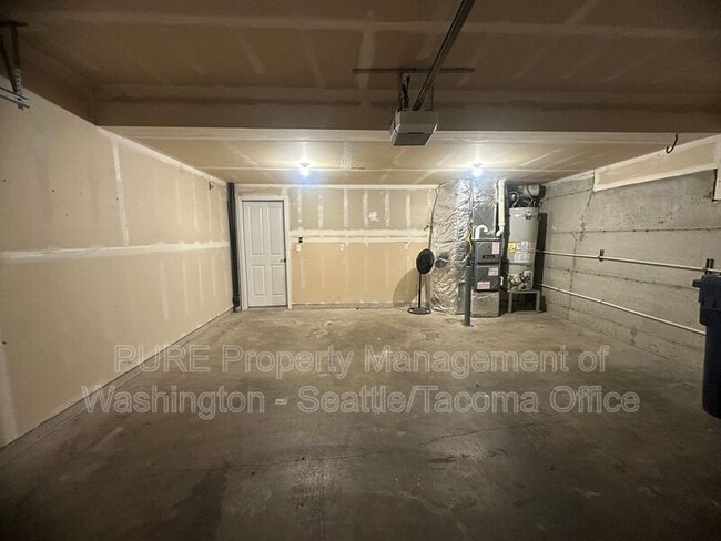 Building Photo - 2327 S I St