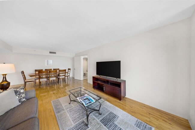 Building Photo - 18181 NE 31st Ct