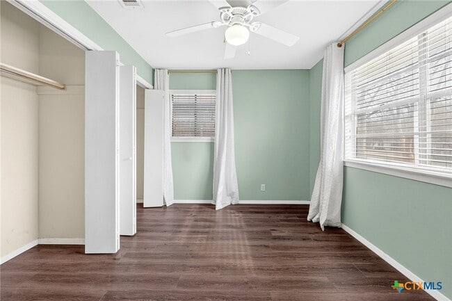 Building Photo - 8408 Maine Dr