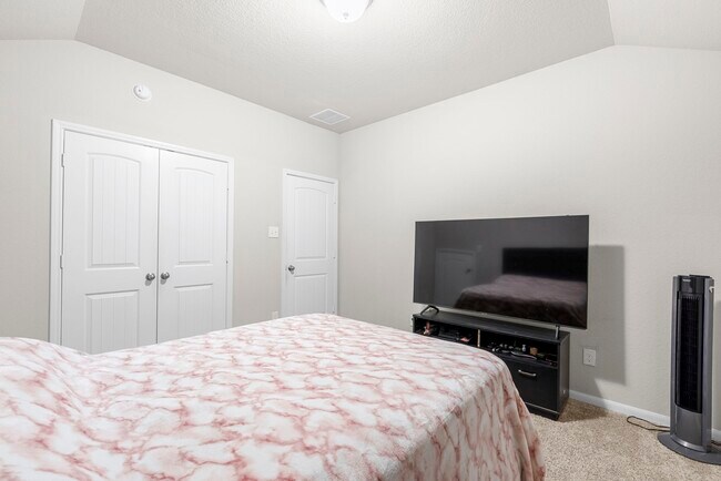 Building Photo - 5006 Sunway Dr