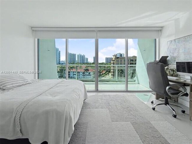 Building Photo - 2950 NE 188th St