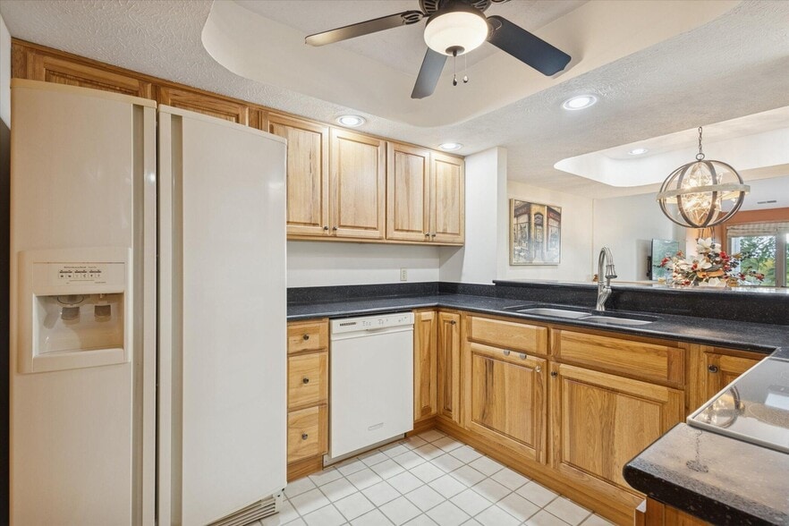 Building Photo - 205 Wayne St