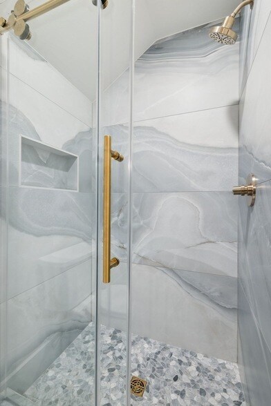 Building Photo - 2310 Vaulx Ln