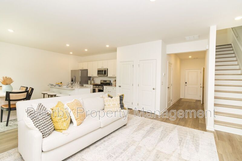 Building Photo - 114 Saddlebred Wy