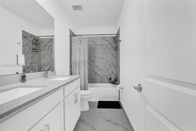 Building Photo - 4091 Pelicano Way