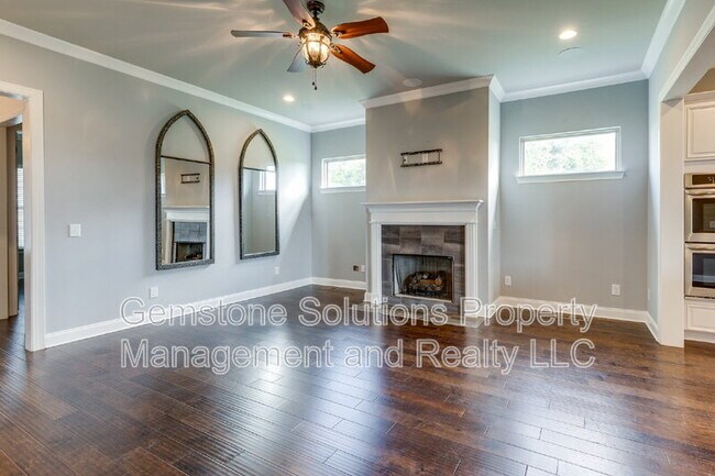 Building Photo - 2944 Hadley Close Ln