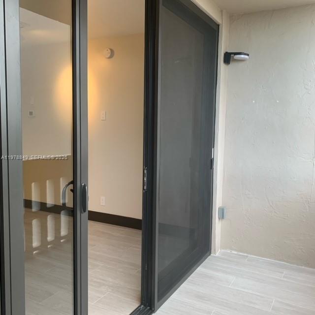 Building Photo - 90 Edgewater Dr