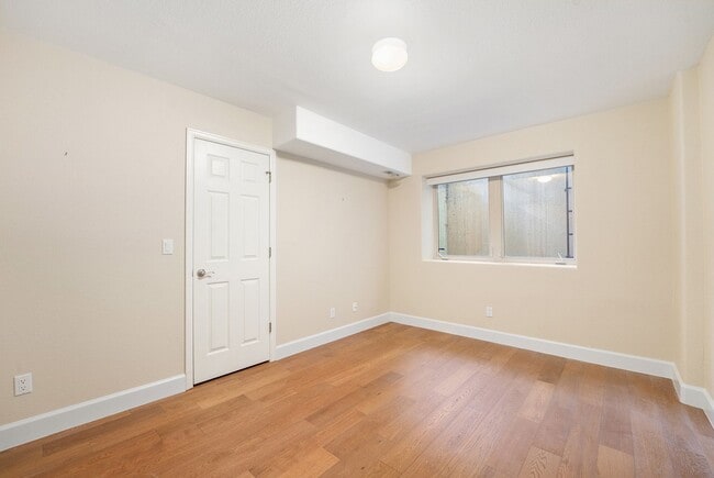 Building Photo - Stunning Home in the Heart of Cherry Creek...