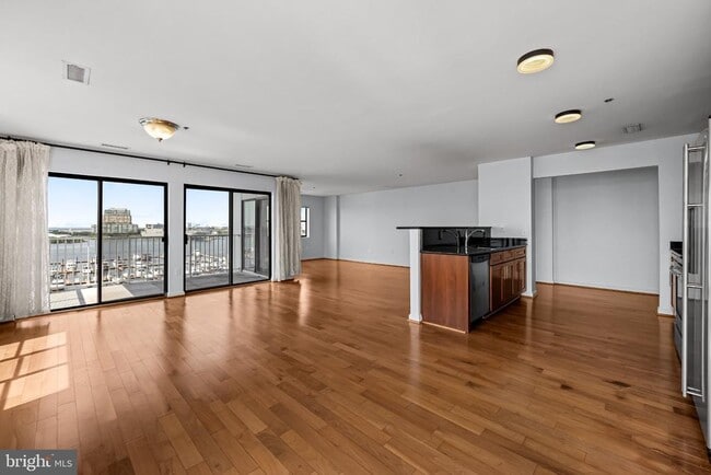 Building Photo - 2702 Lighthouse Point E