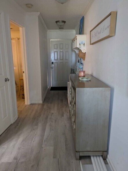 Building Photo - 8253 Navarre Pky