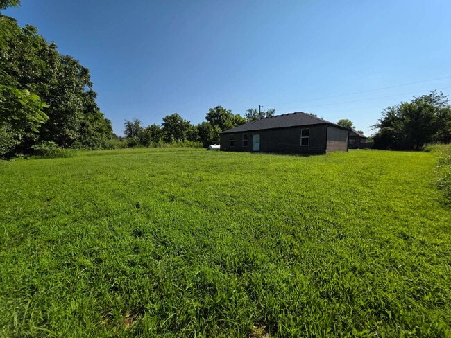 Building Photo - 13 Lockhart Ln