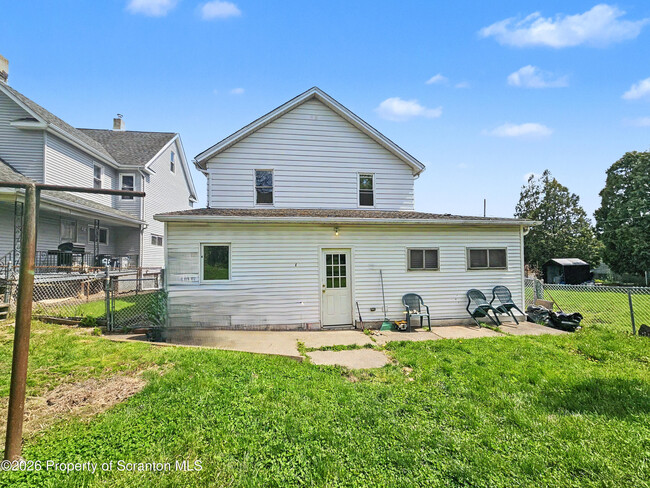 Building Photo - 949 Carmalt St
