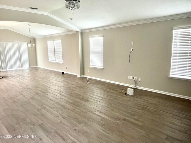 Building Photo - Great home in Pine Lakes