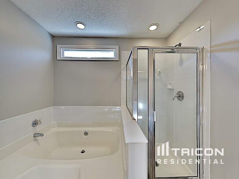 Building Photo - 7504 Axis Ct