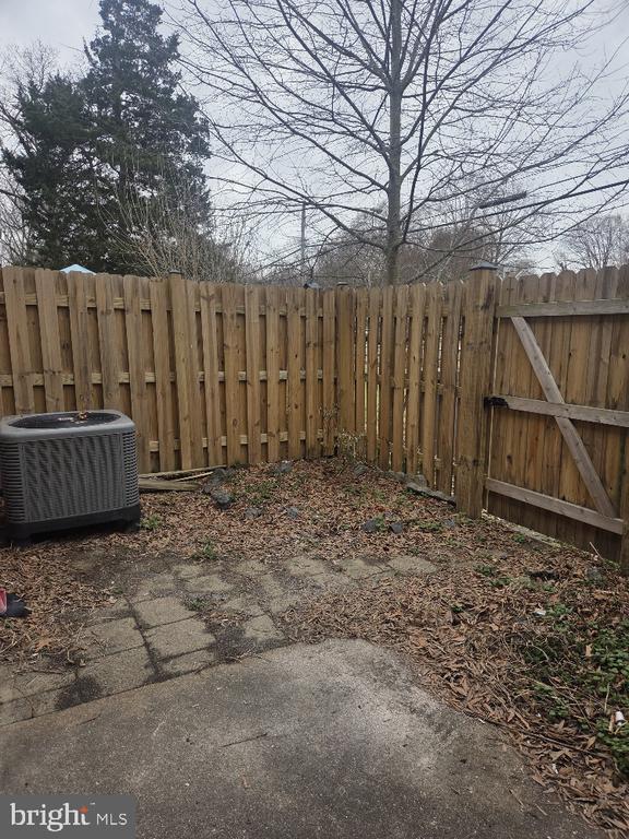 Building Photo - 407 Greenbrier Ct.