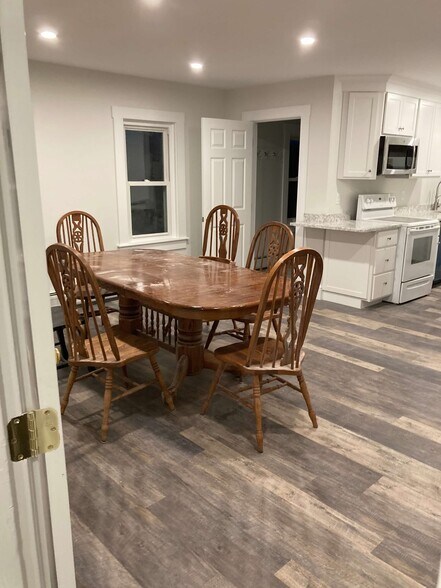 Building Photo - 629 Wood St