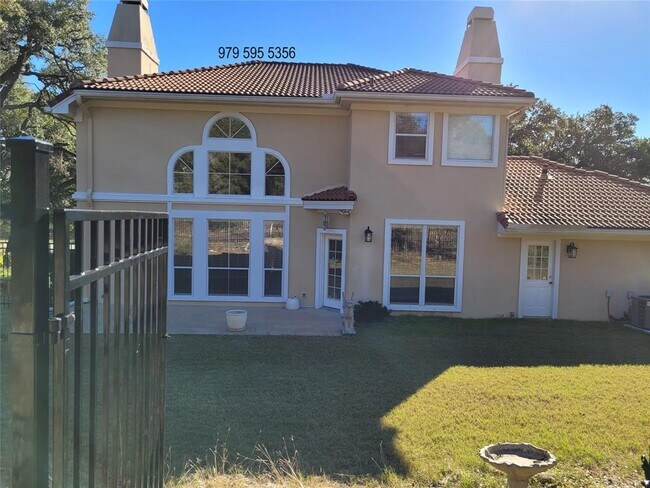 Building Photo - 8504 Young Ln