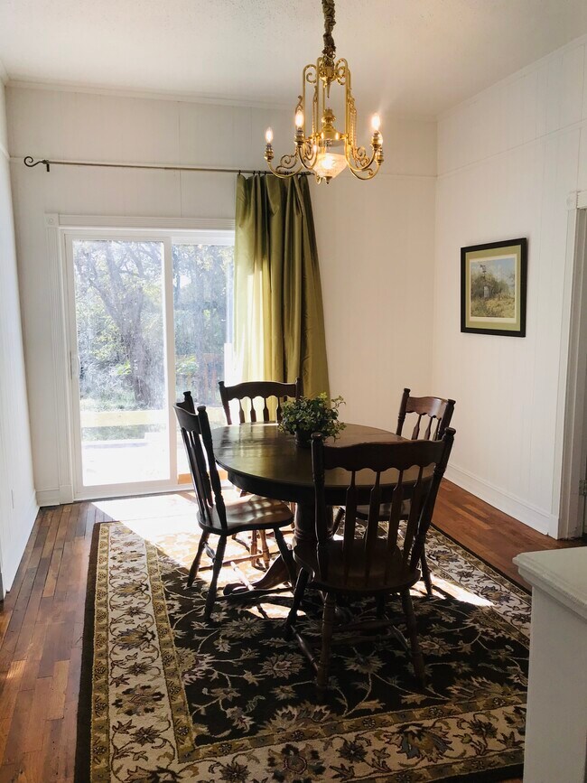 Diningroom - 903 Ward St