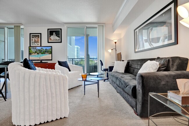 Building Photo - 600 S Dixie Hwy