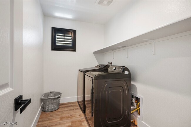 Building Photo - 10618 Sariah Skye Ave