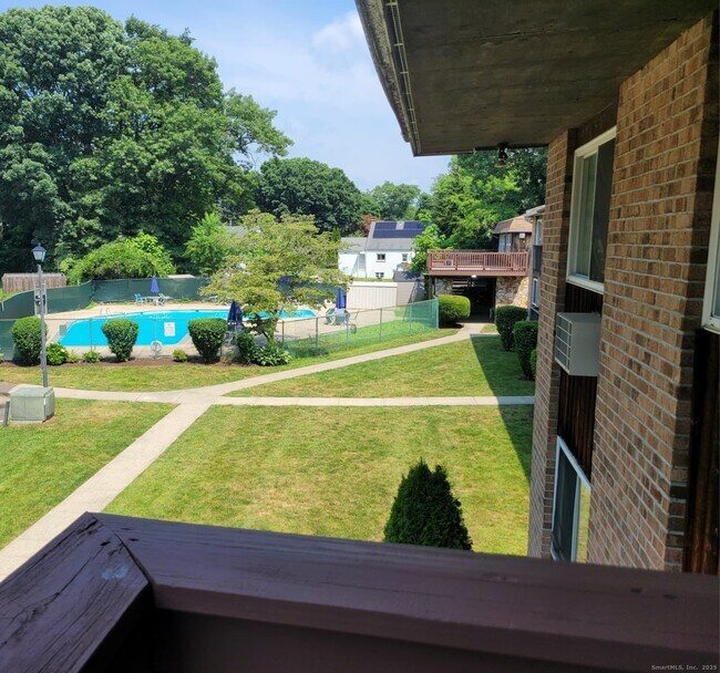 Building Photo - 333 Vincelette St