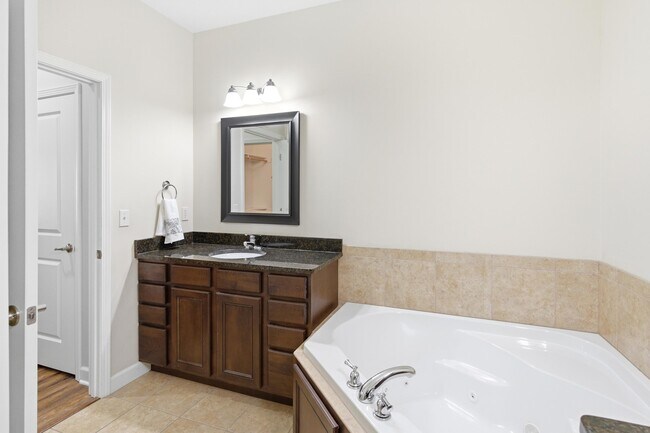Building Photo - 2409 Boulder Springs Dr