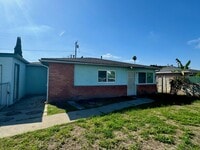 Building Photo - Charming 3-Bedroom Home in the Heart of La Puente – Move-In Ready!