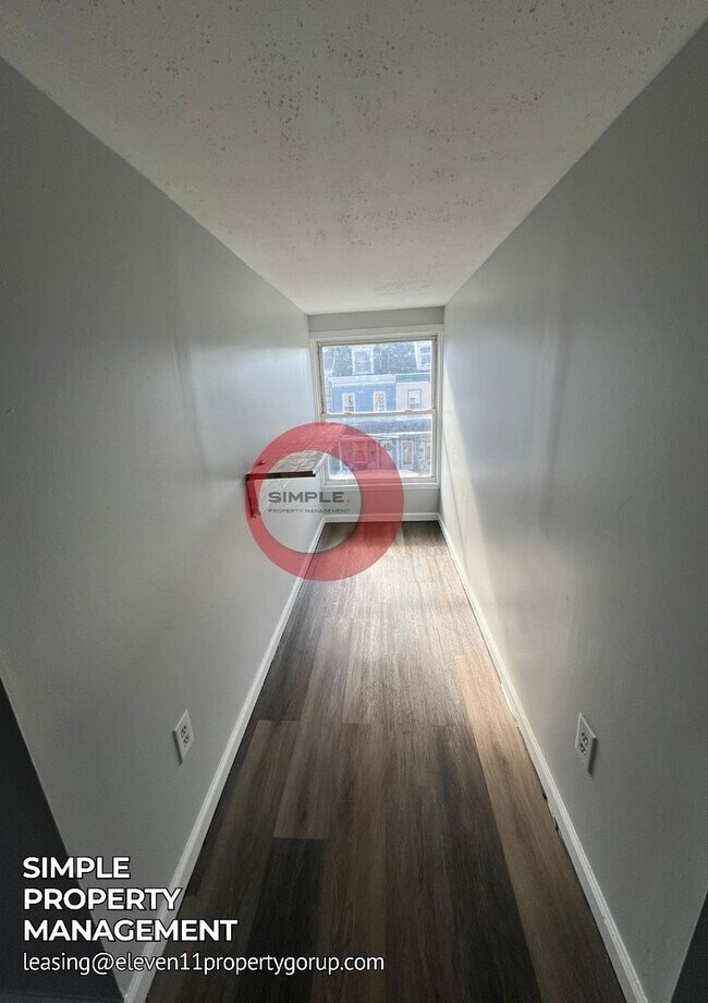 Building Photo - 1239 Greenwich St