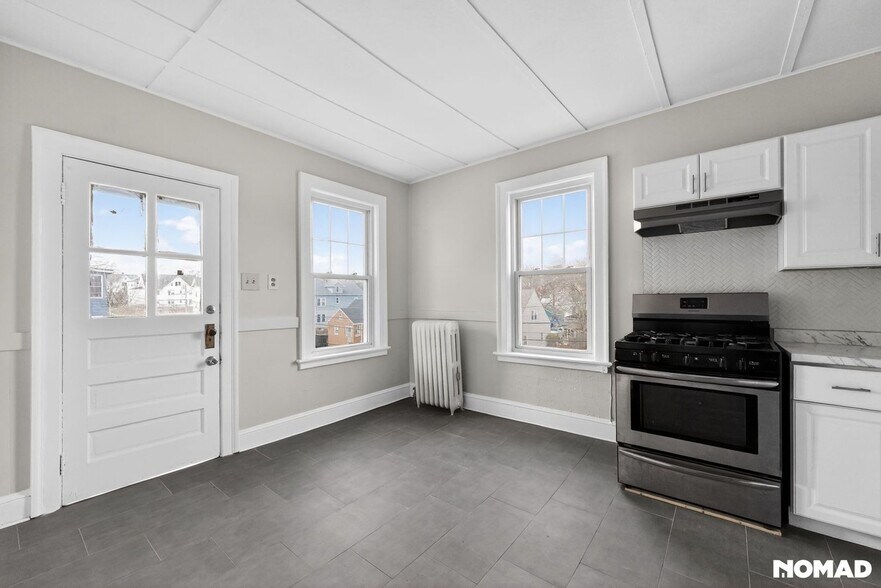 Building Photo - 1482 Corbin Ave