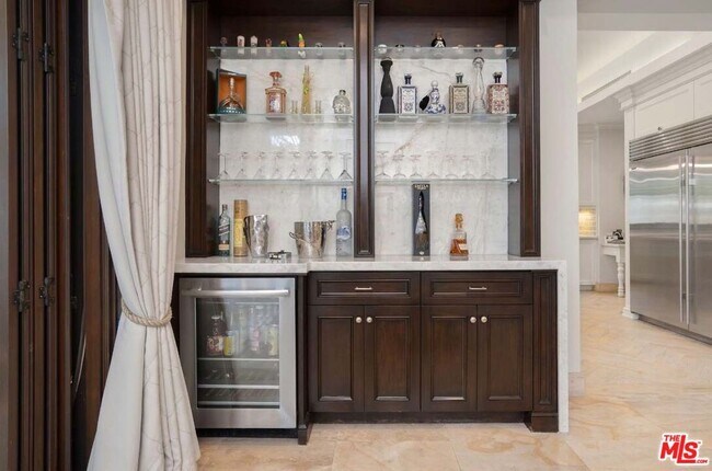 Building Photo - 329 Canon Dr