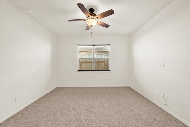 Building Photo - 10506 Pine Landing Dr