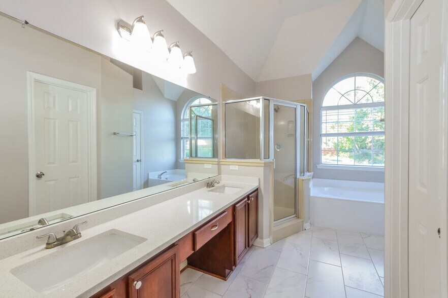 Building Photo - 4953 Wemberley Dr