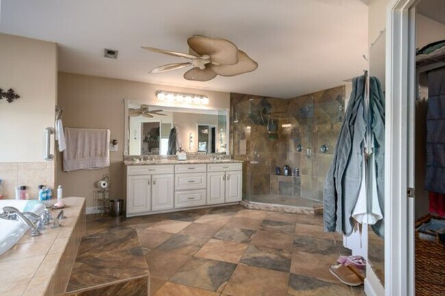 Building Photo - Waterfront Property