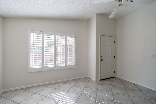 Building Photo - 2434 N Palo Hacha Dr