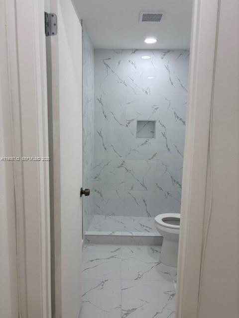 Building Photo - 10592 Royal Palm Blvd