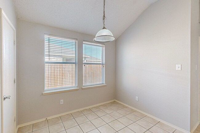 Building Photo - ***Pre-Leasing*** Charming Three-Bedroom H...