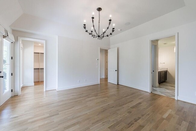 Building Photo - 81 Delmont Dr NE