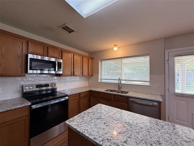 Building Photo - 1117 Acacia Dr
