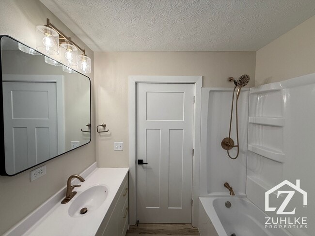 Building Photo - 201 N Pine St