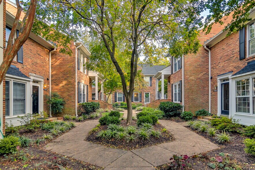 Building Photo - 2534 S Arlington Mill Dr