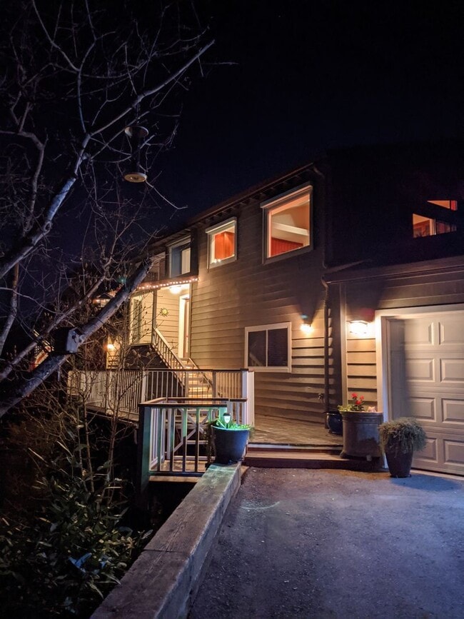 Building Photo - Furnished Mountain Oasis in Felton!