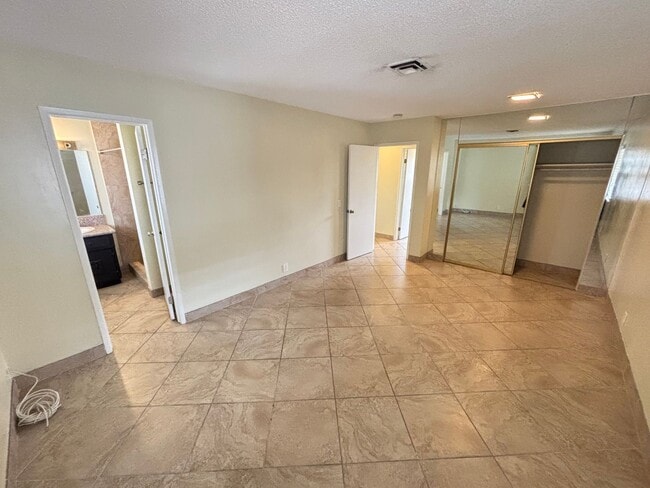 Building Photo - Beautiful single story 3BR/2BA home locate...