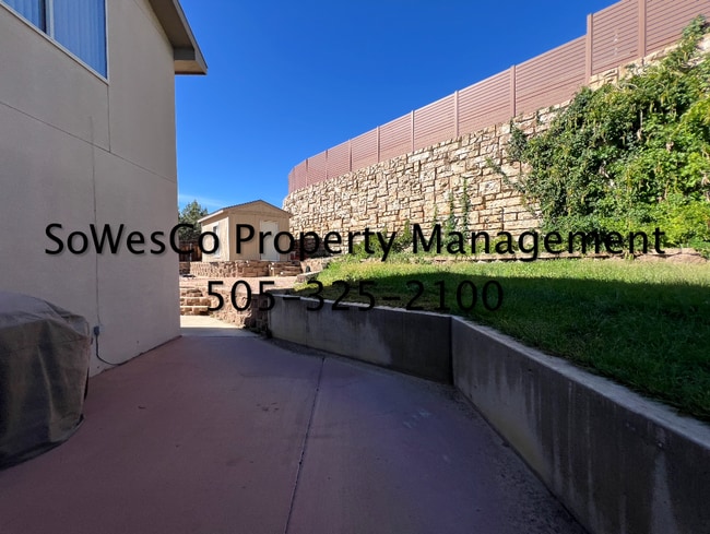 Building Photo - 3300 Majesta Pl