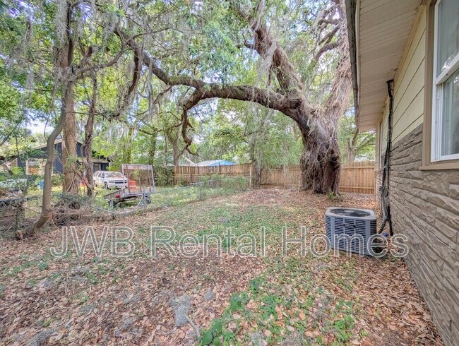 Building Photo - 28 33rd St W