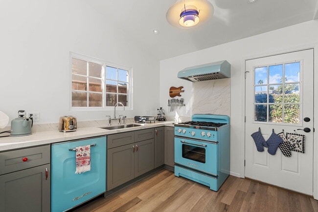 Building Photo - 1251 Devon Ln