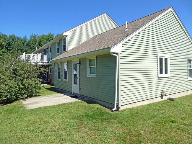 Building Photo - 7 Blueberry Dr