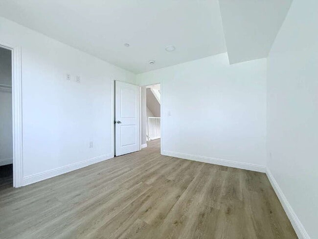 Building Photo - 1731 E 68th St